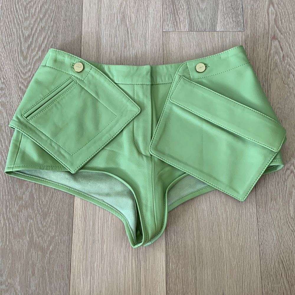 Jacquemus Boca shorts in green size 36